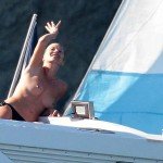 kate moss topless on yacht