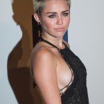 Miley Cyrus sideboob