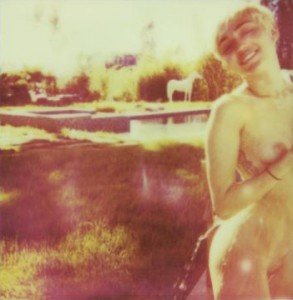 miley cyrus full nude in v magazine